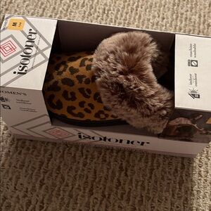 NWT isotoner slippers leopard